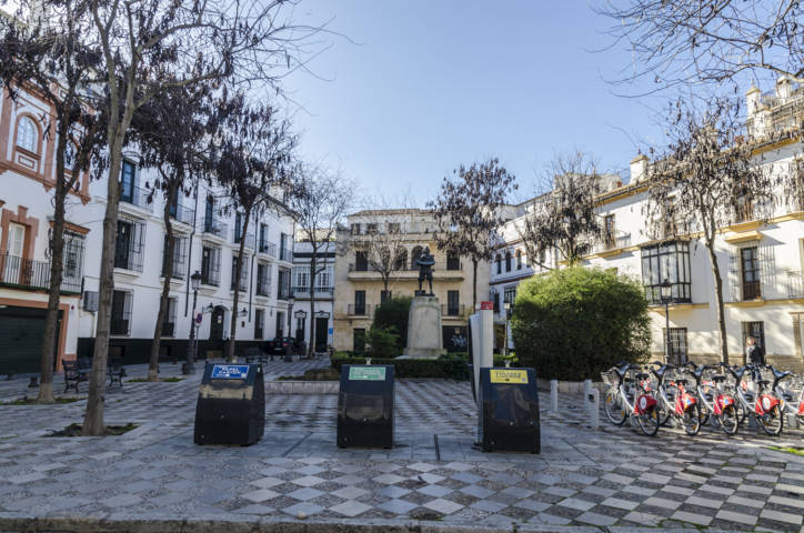 Sevilla 259 - plaza de Pilatos.jpg